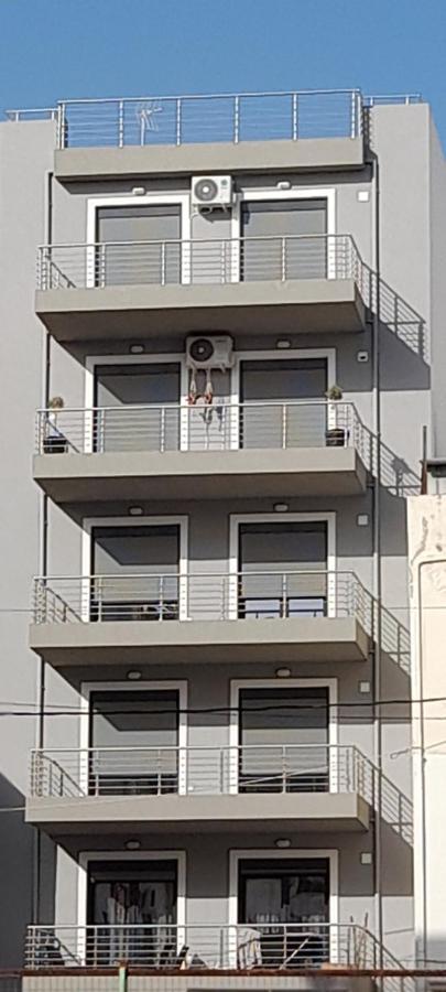 Grey Swan - Modern & Stylish Apartment With Private Parking Volos Exterior foto